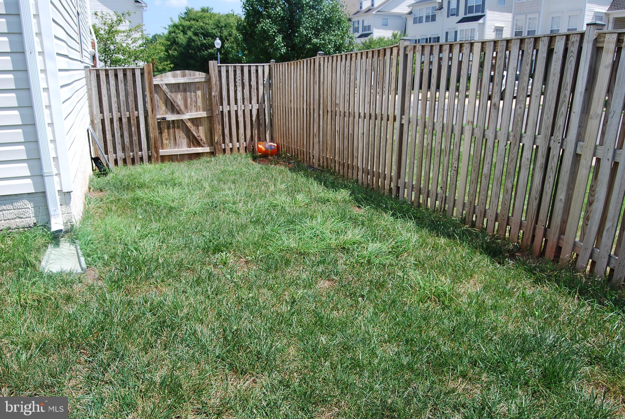 8101 Hard Shale Road Manassas, VA 20111 - Photo 30 of 30 Side Yard