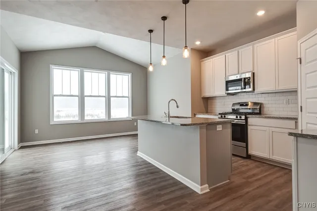 $444,900 | 9608 Kenzie Grace Path, Clay, NY 13029