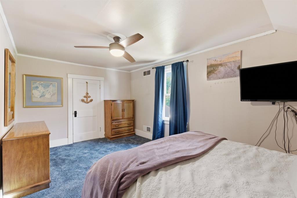 283 Center Grange Road Aliquippa, PA 15001 - Photo 20 of 29 Primary Bedroom