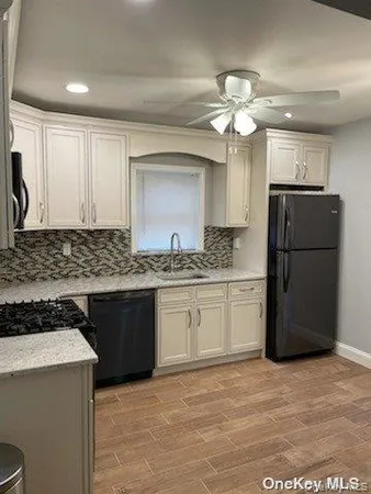 $3,500 | 17 Myrtle Street, Unit 2, Manhasset, NY 11030