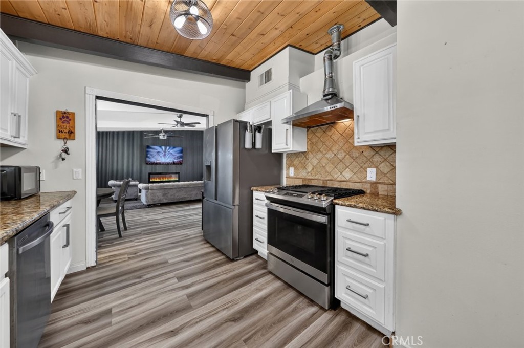 7959 Bothwell Road Reseda, CA 91335 - Photo 5 of 74 Gallery Image 5