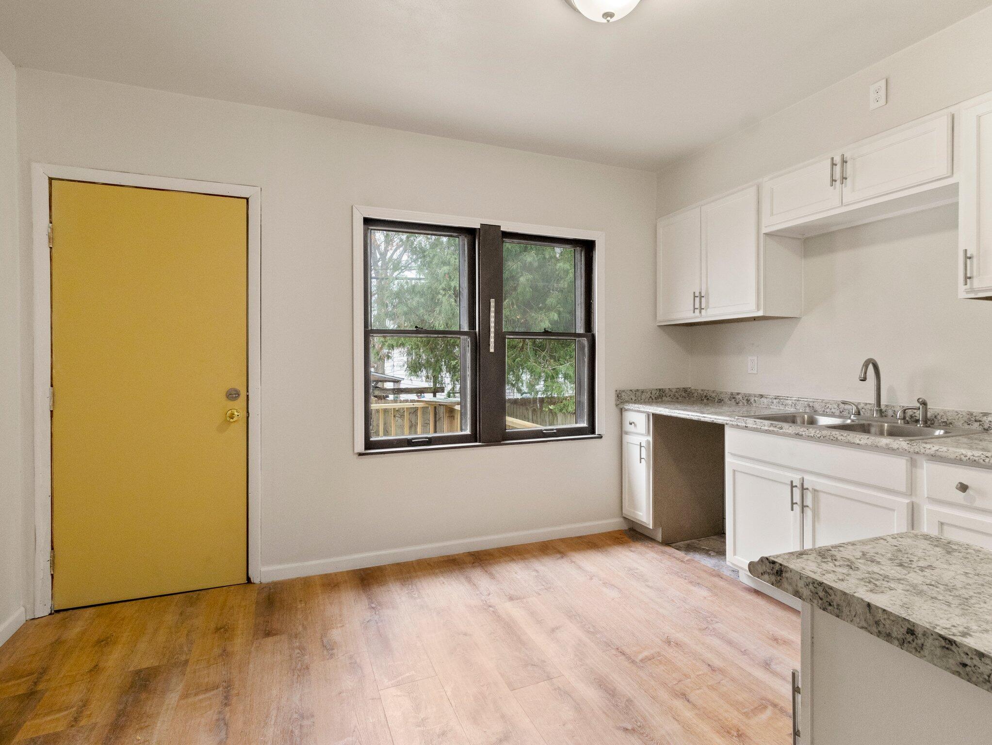 1335 North Hawley Road Milwaukee, WI 53208 - Photo 11 of 39 10-web-or-mls-IMG_0992