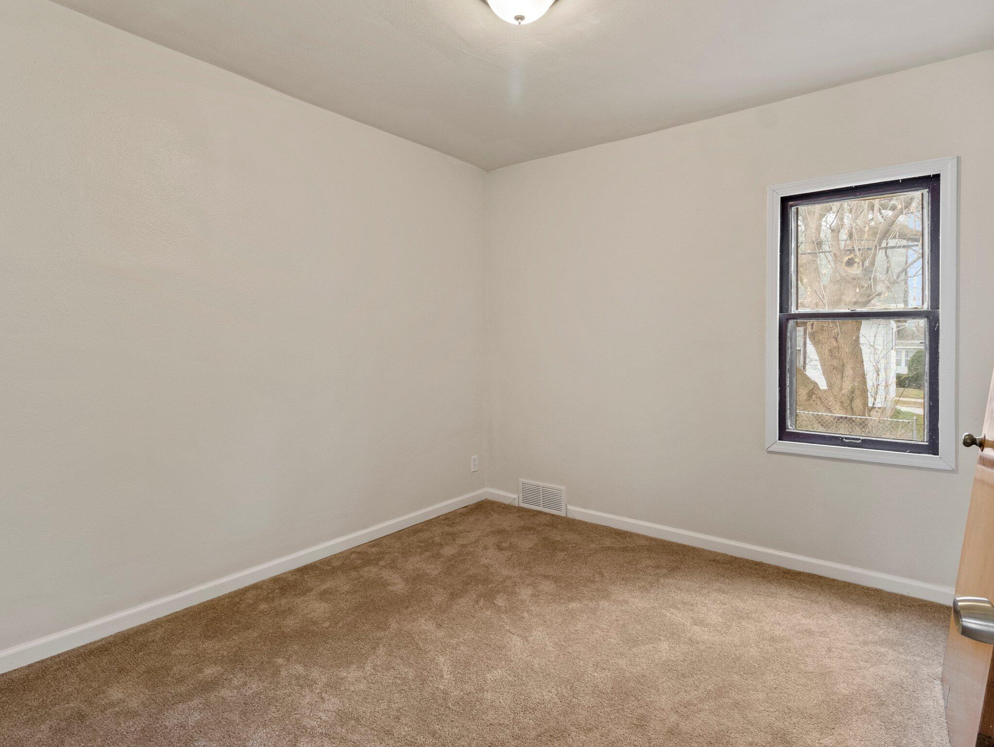 1335 North Hawley Road Milwaukee, WI 53208 - Photo 15 of 39 13-web-or-mls-IMG_1006