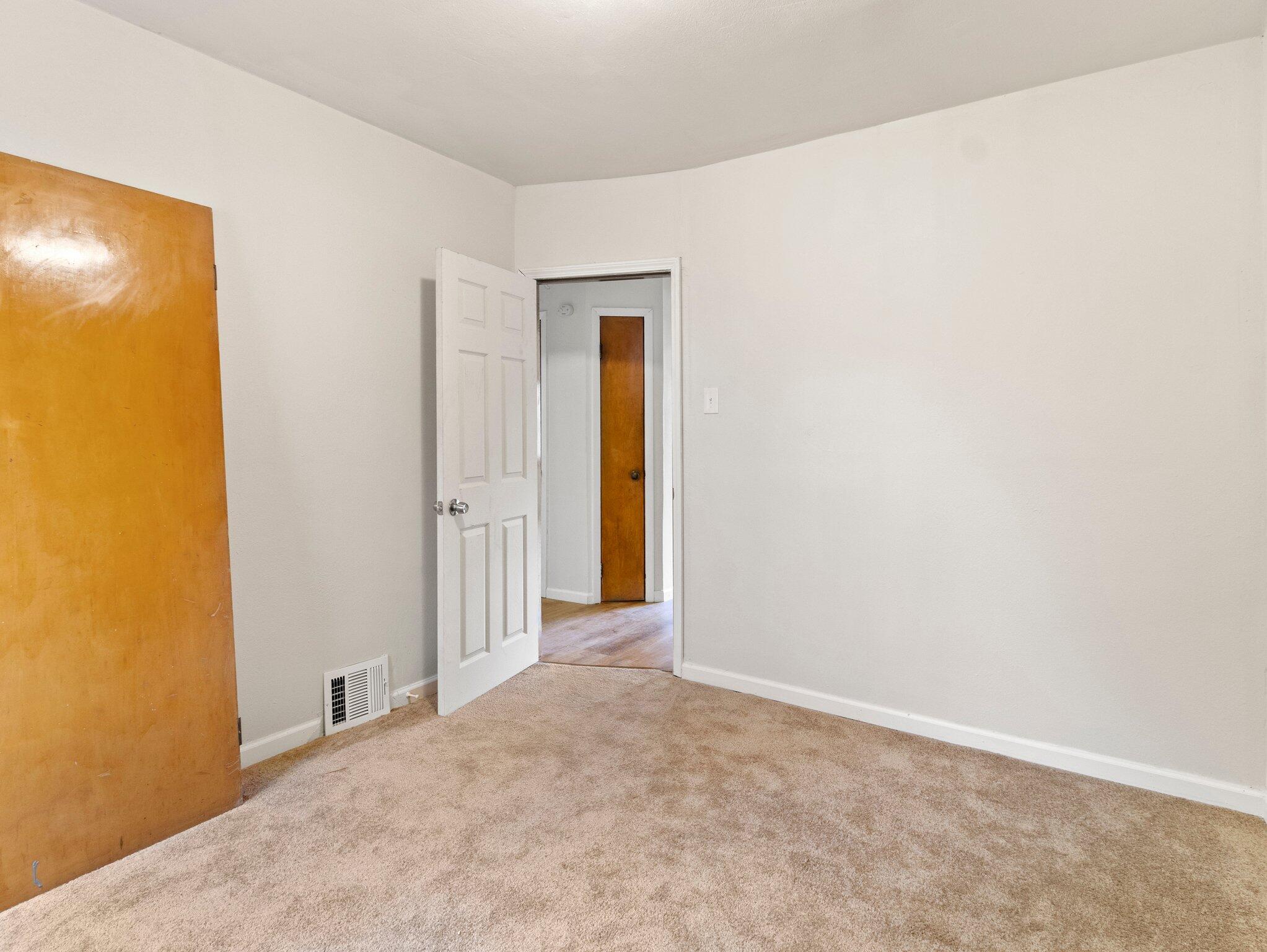 1335 North Hawley Road Milwaukee, WI 53208 - Photo 17 of 39 15-web-or-mls-IMG_1012