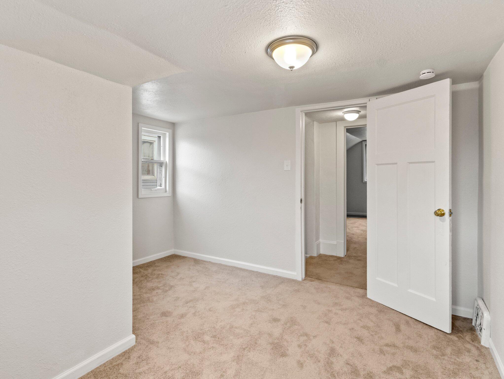 1335 North Hawley Road Milwaukee, WI 53208 - Photo 20 of 39 18-web-or-mls-IMG_1021