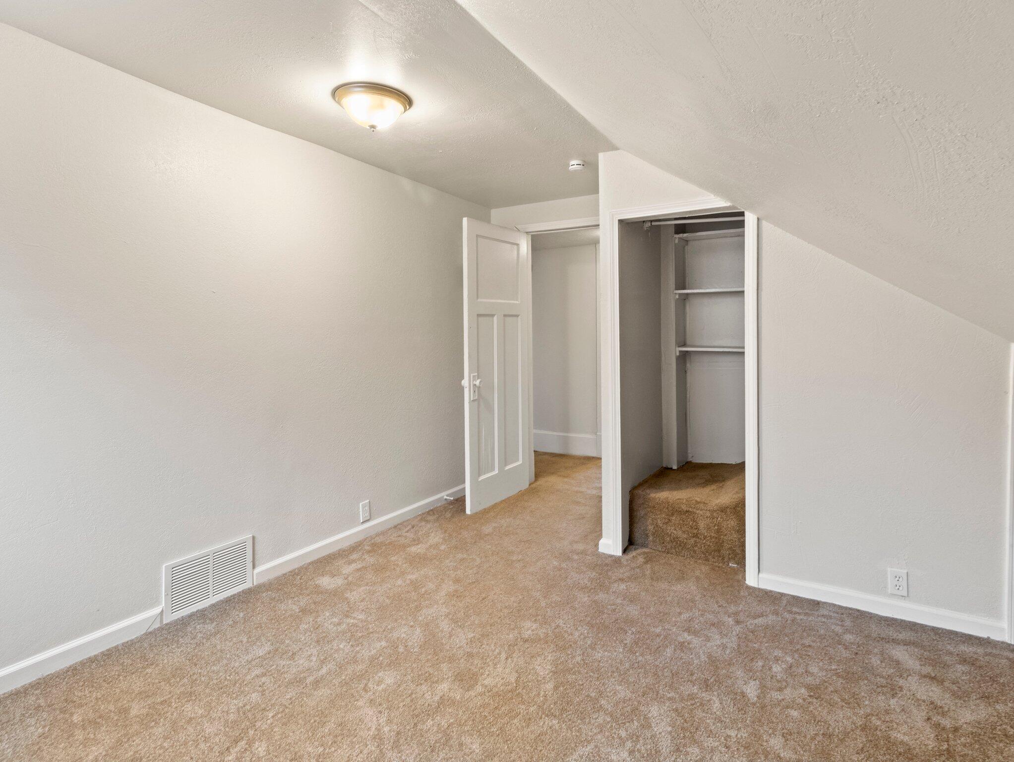 1335 North Hawley Road Milwaukee, WI 53208 - Photo 23 of 39 21-web-or-mls-IMG_1030