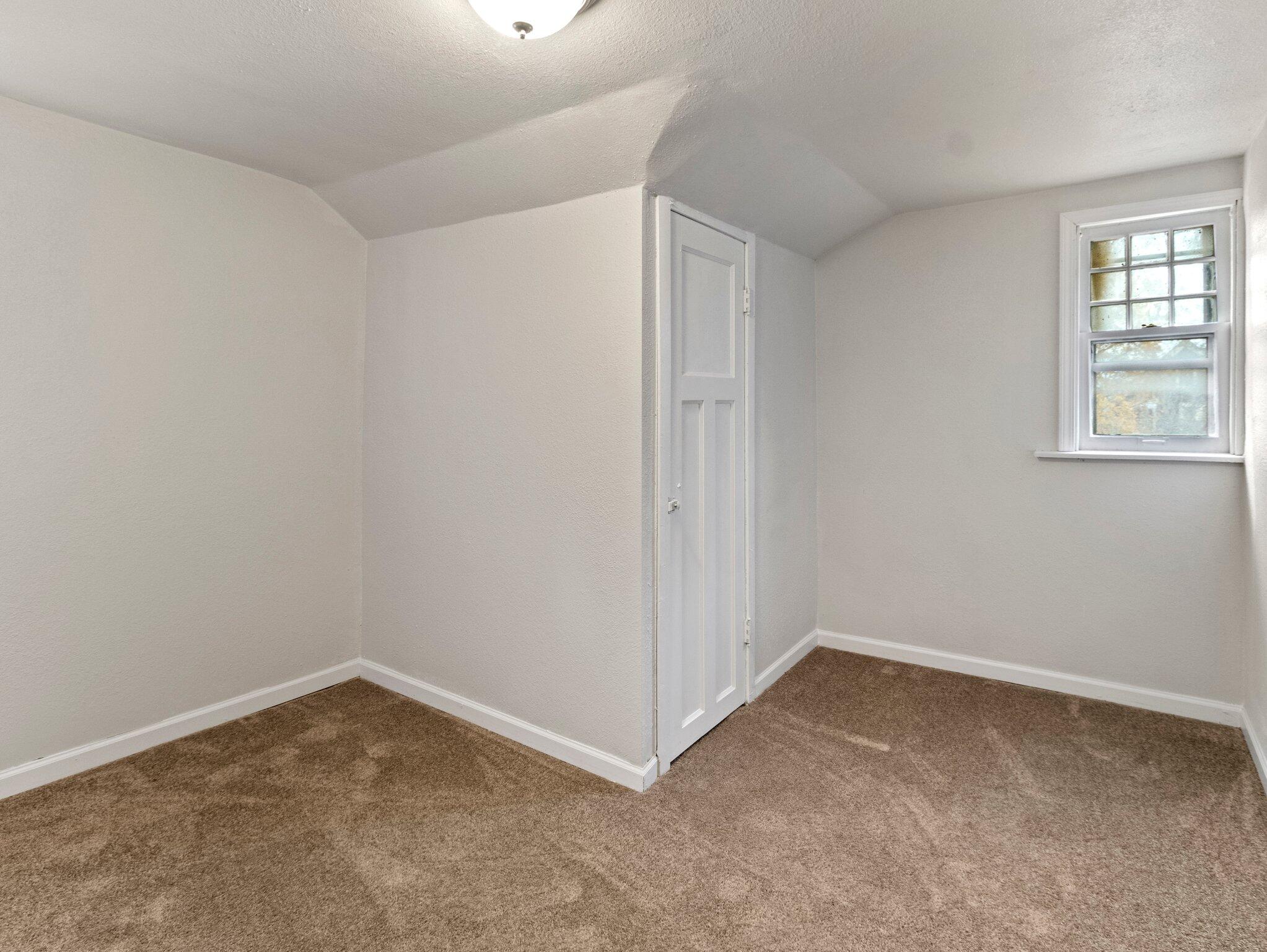 1335 North Hawley Road Milwaukee, WI 53208 - Photo 29 of 39 26-web-or-mls-IMG_1045