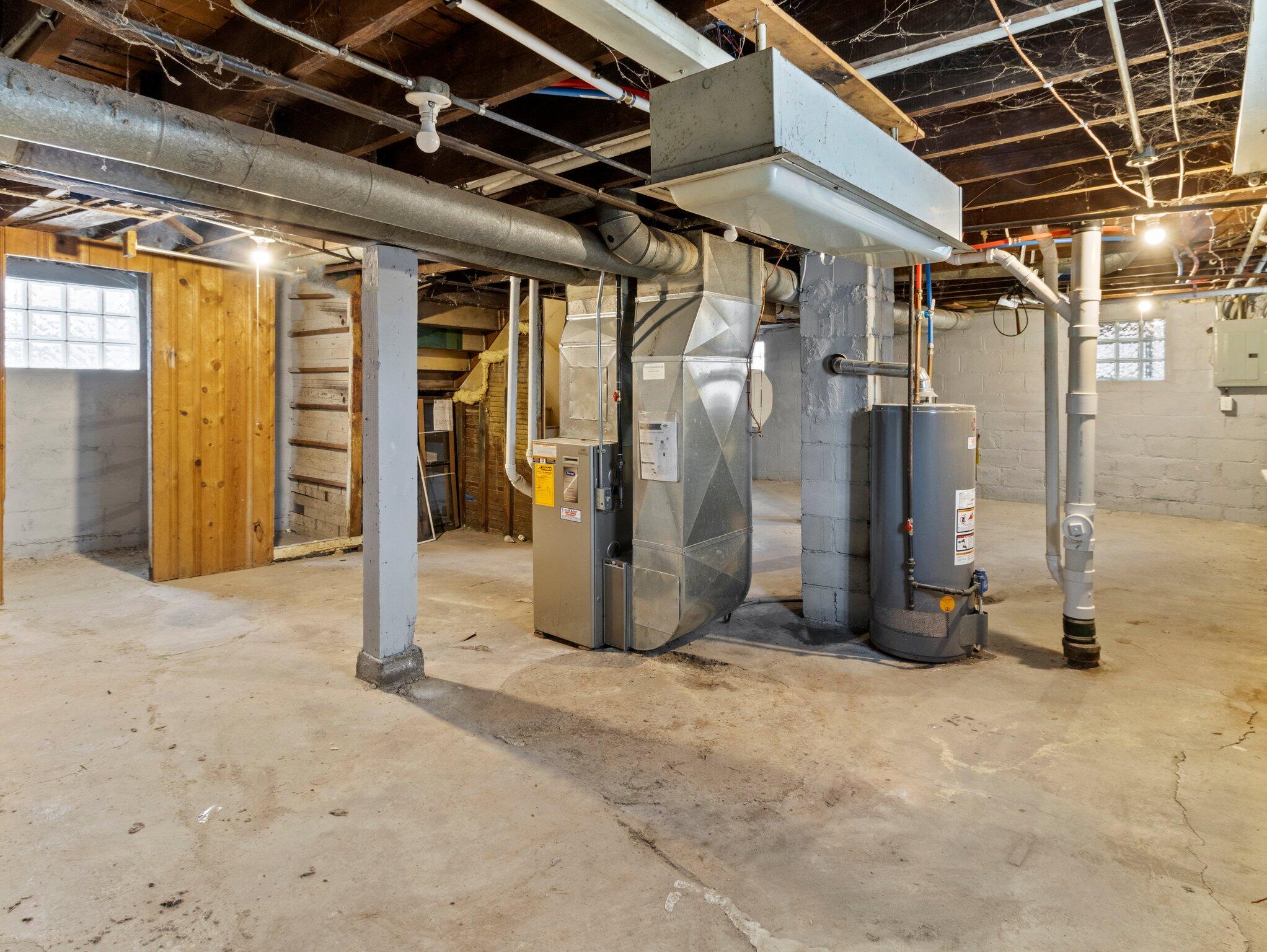 1335 North Hawley Road Milwaukee, WI 53208 - Photo 33 of 39 30-web-or-mls-IMG_1060