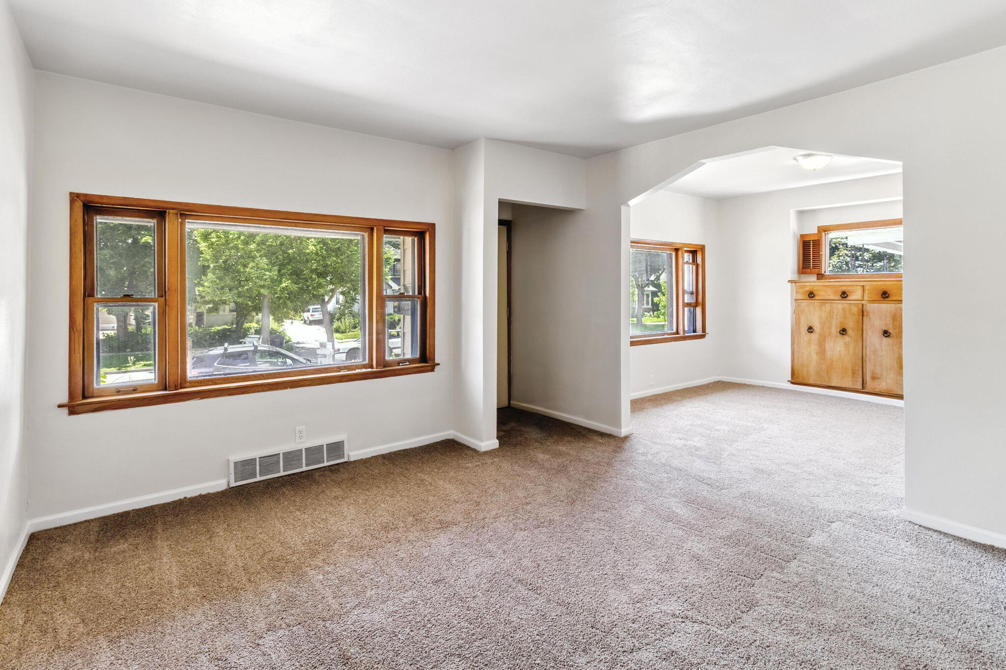 1335 North Hawley Road Milwaukee, WI 53208 - Photo 5 of 39 47-web-or-mls-IMG_6989-HDR