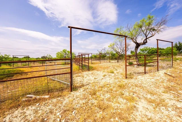 $11,700,000 | 12757 State Highway, Hext, TX 76848