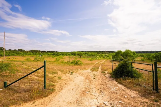 $11,700,000 | 12757 State Highway, Hext, TX 76848