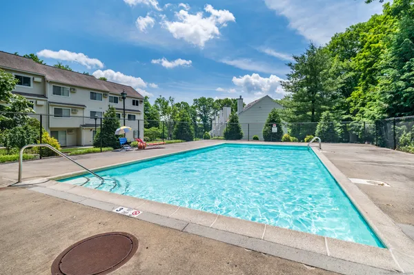 $2,300 | 2 A Jeanette Street, Unit 43, Danbury, CT 06811