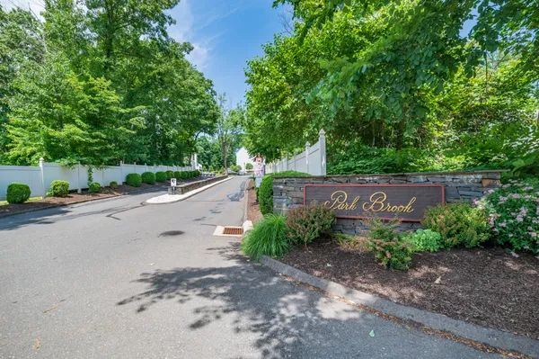 $2,300 | 2 A Jeanette Street, Unit 43, Danbury, CT 06811