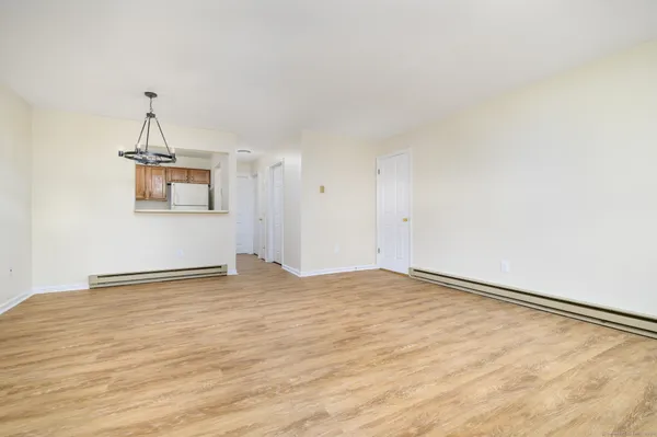 $2,300 | 2 A Jeanette Street, Unit 43, Danbury, CT 06811