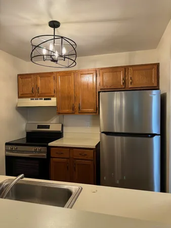 $2,300 | 2 A Jeanette Street, Unit 43, Danbury, CT 06811