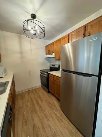 $2,300 | 2 A Jeanette Street, Unit 43, Danbury, CT 06811
