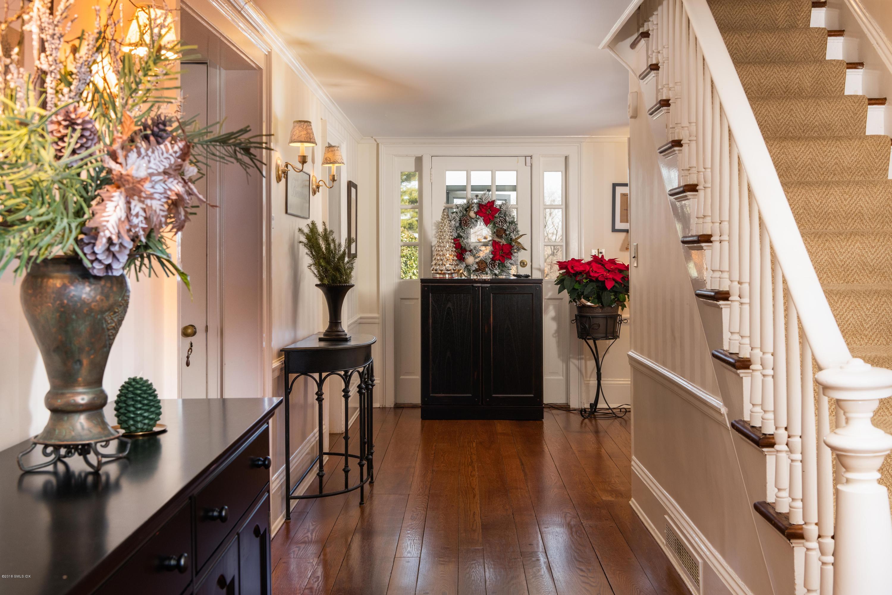 441 Round Hill Road Greenwich, CT 06831 - Photo 11 of 26 Entrance Hall