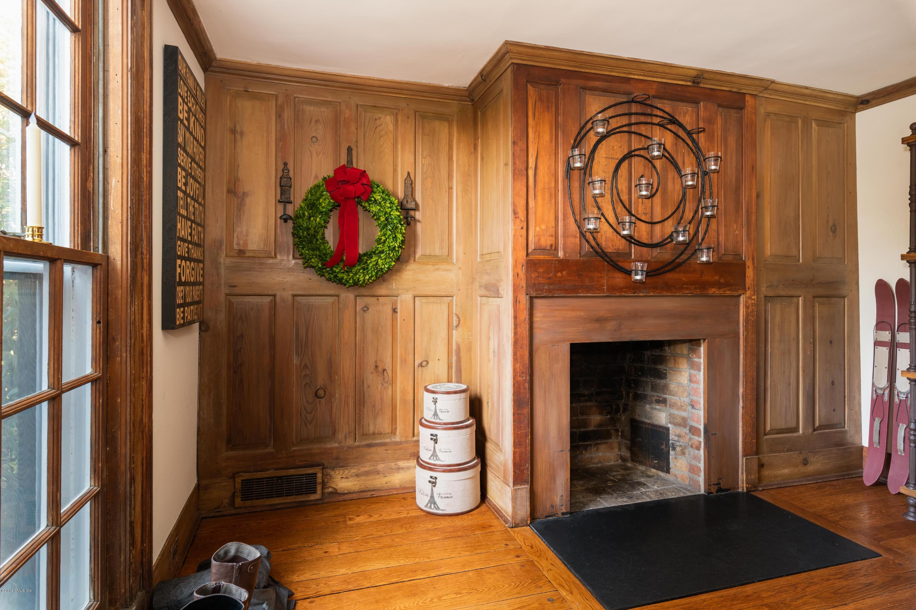 441 Round Hill Road Greenwich, CT 06831 - Photo 14 of 26 Study