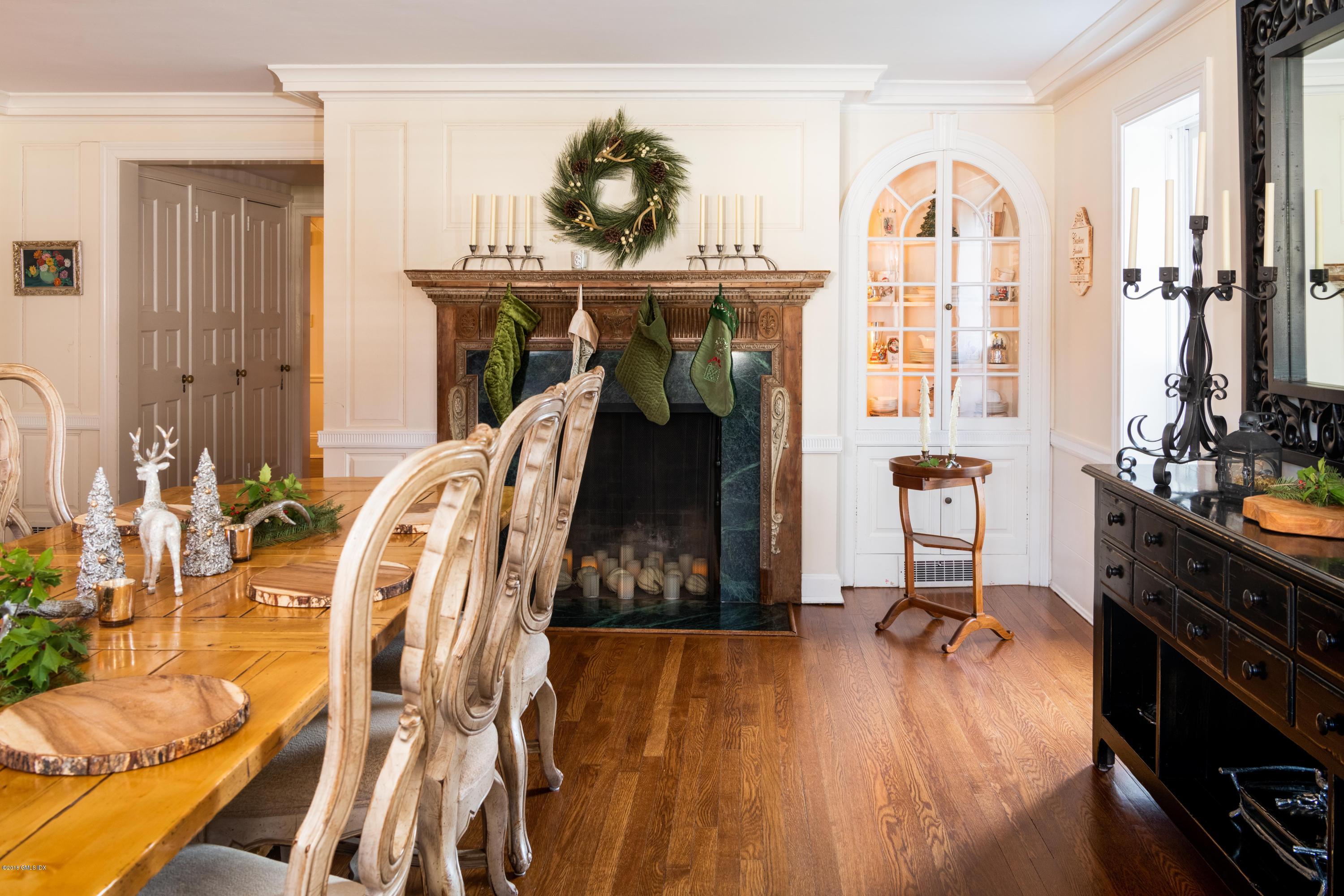 441 Round Hill Road Greenwich, CT 06831 - Photo 17 of 26 Dining Room