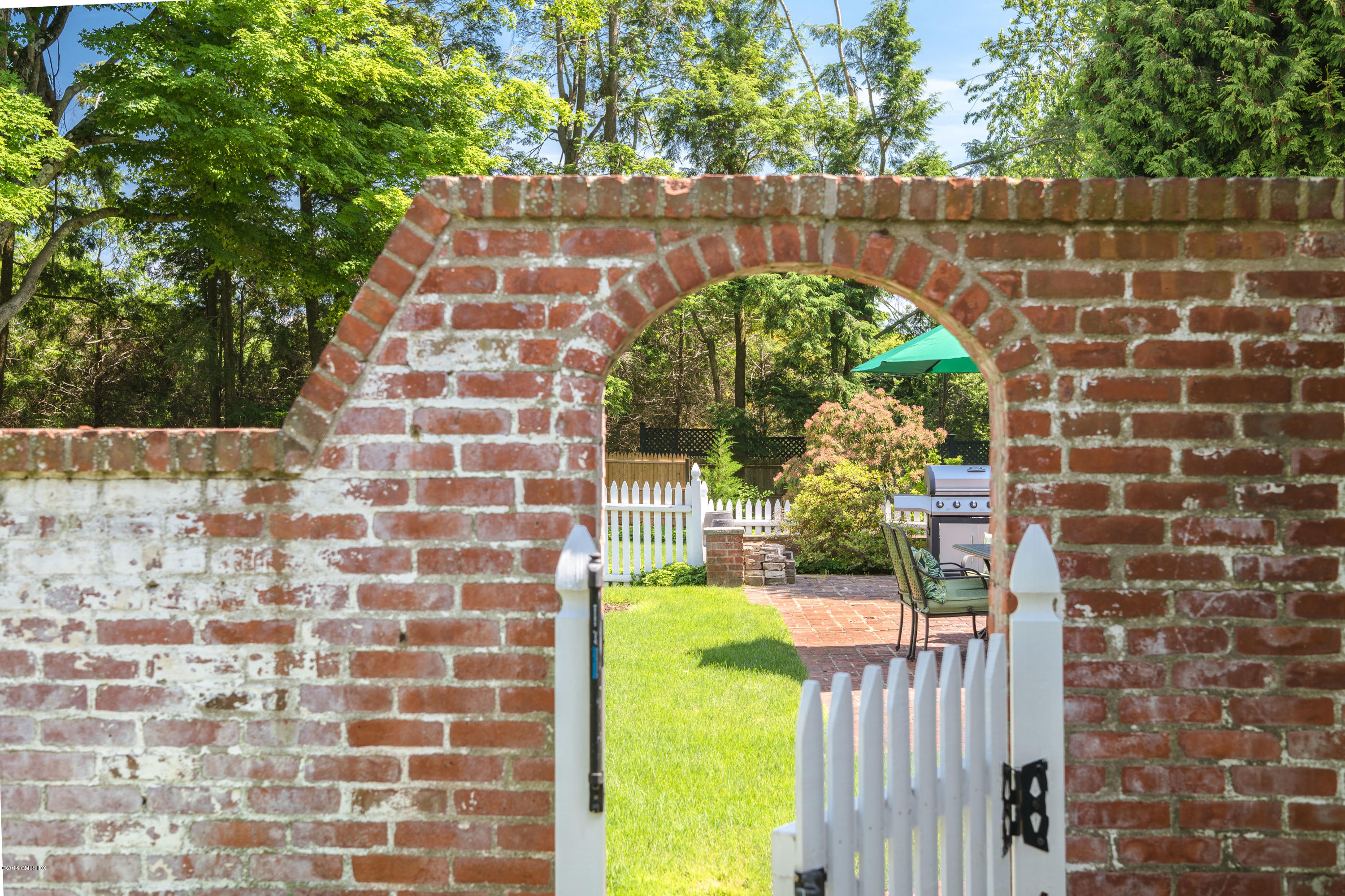 441 Round Hill Road Greenwich, CT 06831 - Photo 7 of 26 Wall