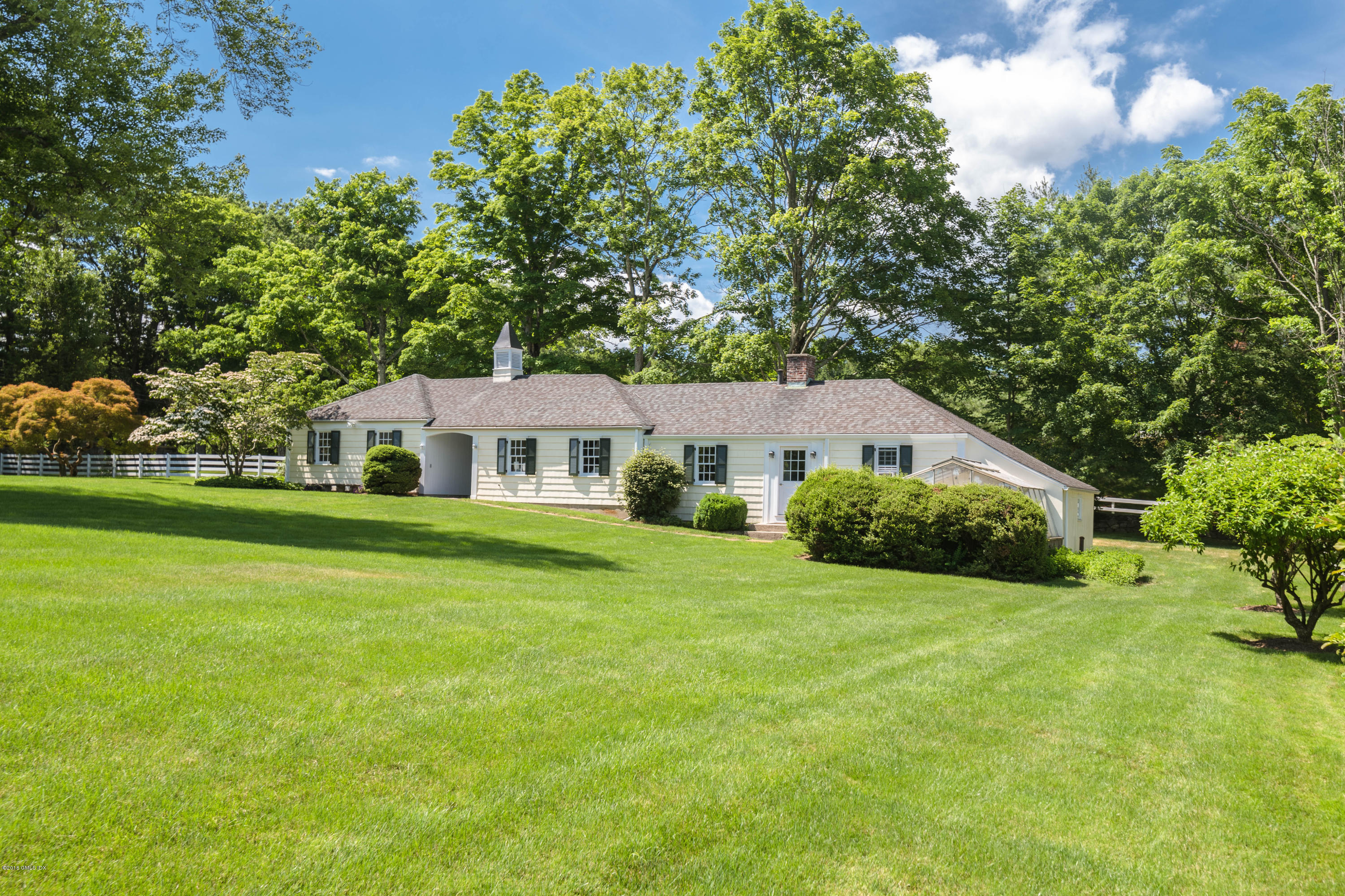 441 Round Hill Road Greenwich, CT 06831 - Photo 8 of 26 Garage & Studio