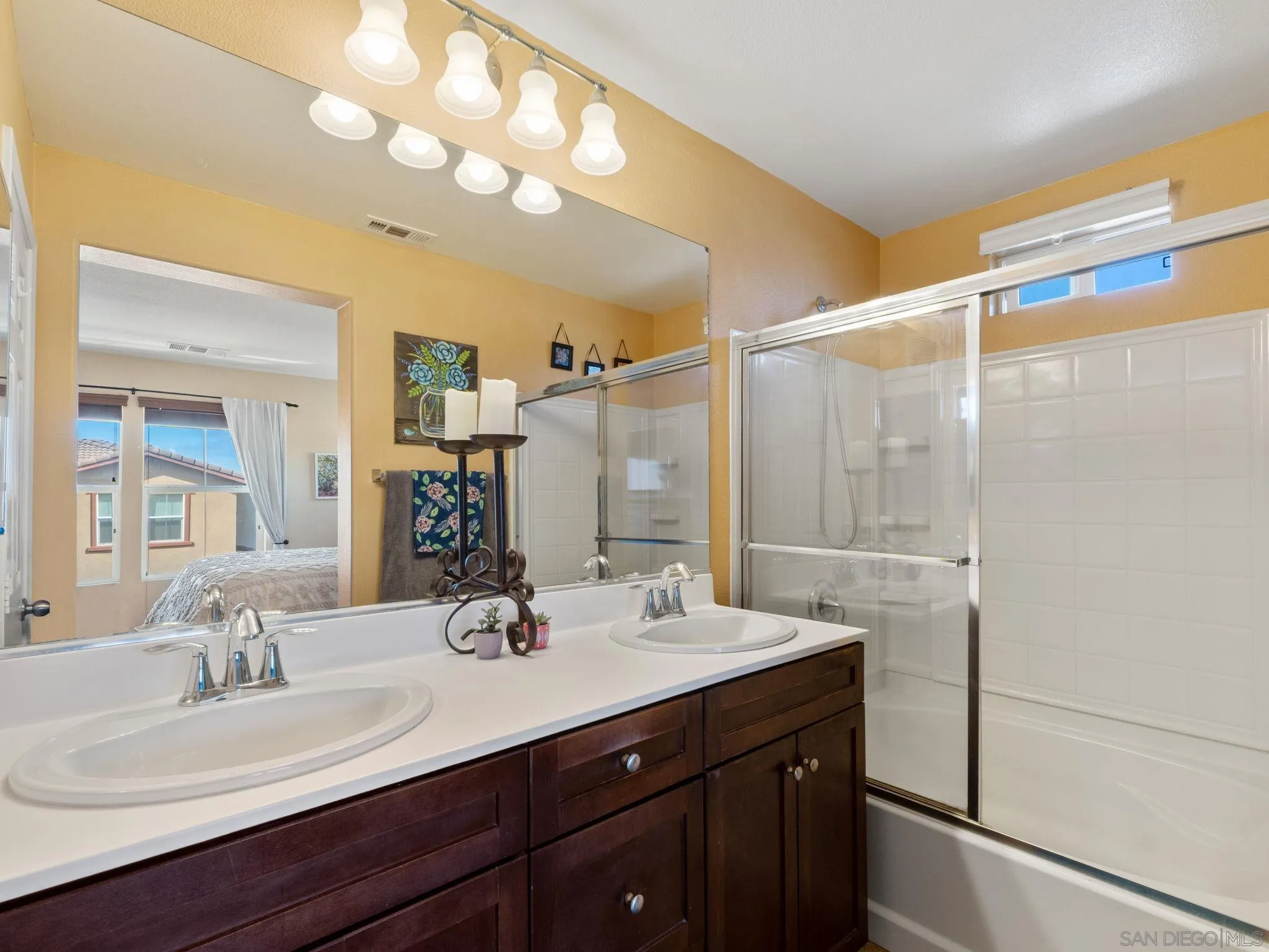 1412 Calabria Street Santee, CA 92071 - Photo 34 of 72 Primary Bath/Spa