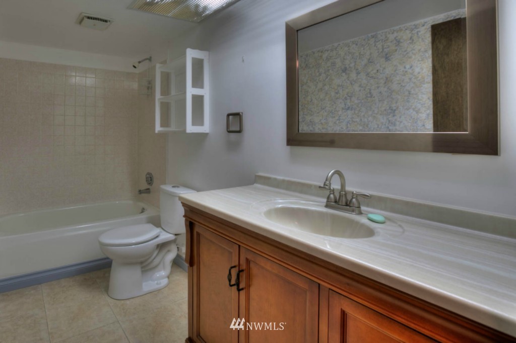 16115 Southeast 166 Street Renton, WA 98058 - Photo 14 of 22 Gallery Image 14