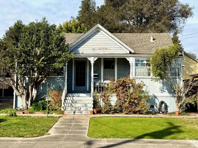 $799,000 | 618-620 E Street, Petaluma, CA 94952