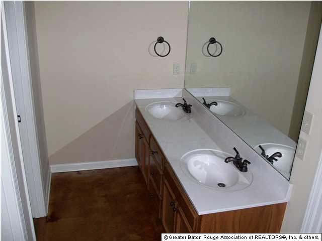 2068 Fountain Avenue Baton Rouge, LA 70810 - Photo 8 of 11 Gallery Image 8