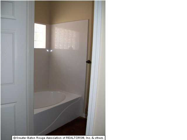 2068 Fountain Avenue Baton Rouge, LA 70810 - Photo 9 of 11 Gallery Image 9