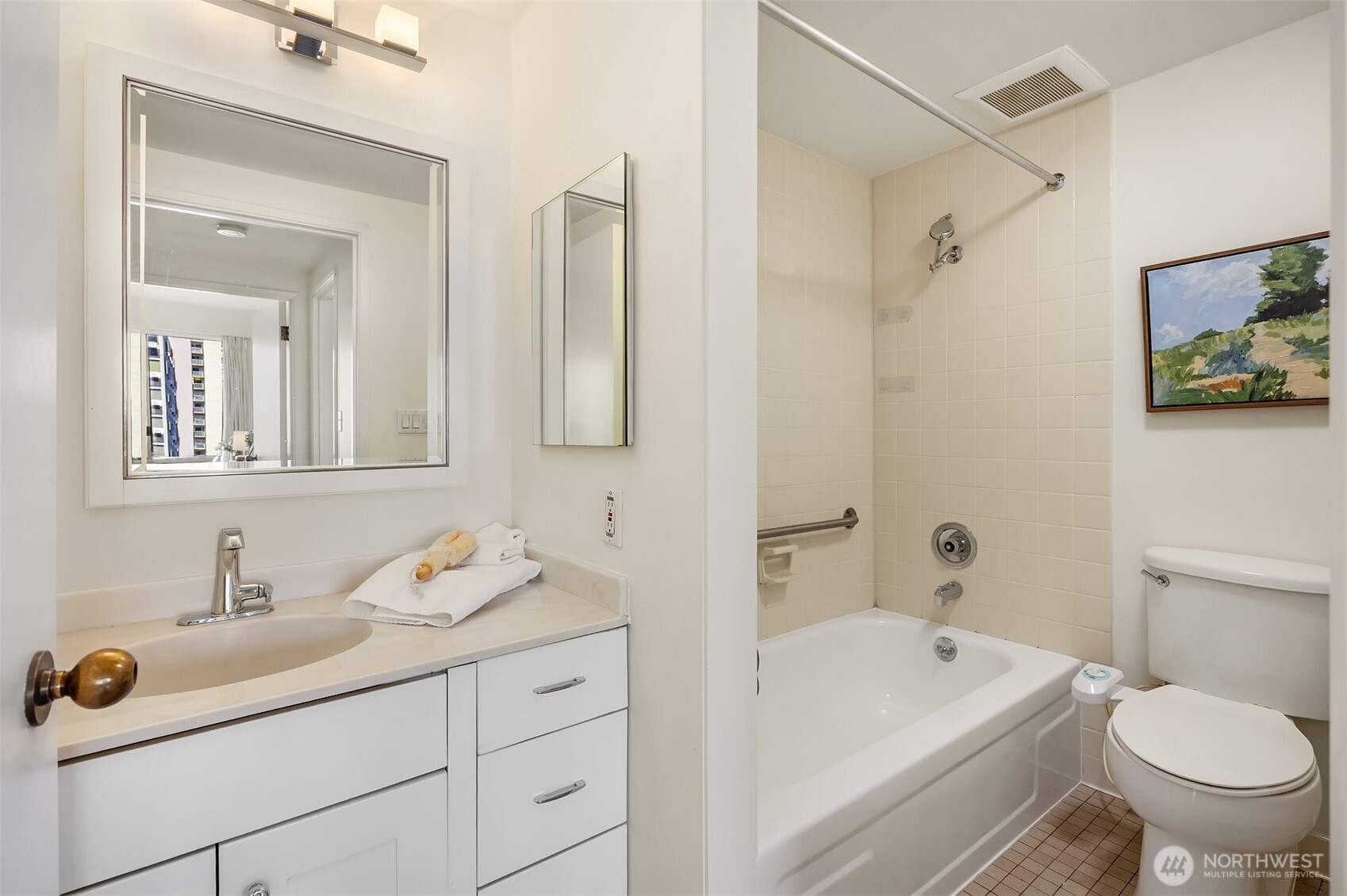 1120 Spring Street, Unit 602 Seattle, WA 98104 - Photo 20 of 38