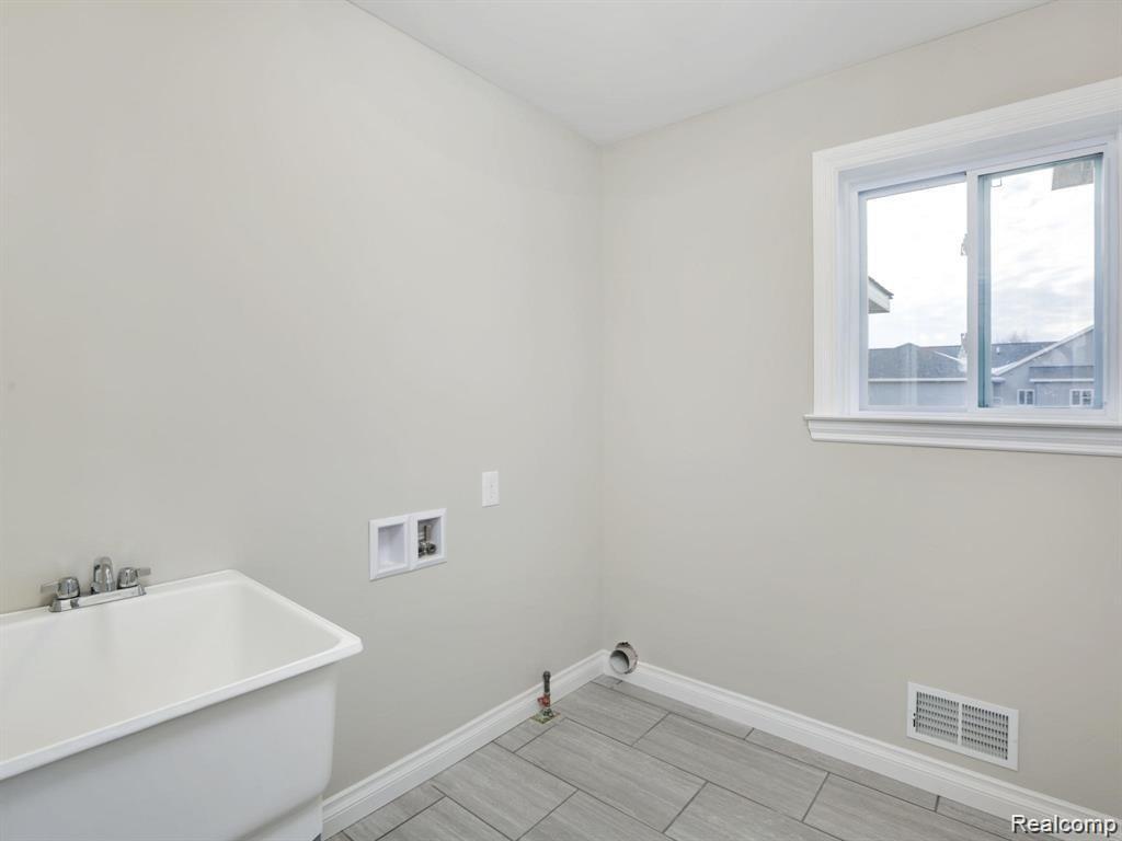 5375 Rochester Road Leonard, MI 48367 - Photo 21 of 49