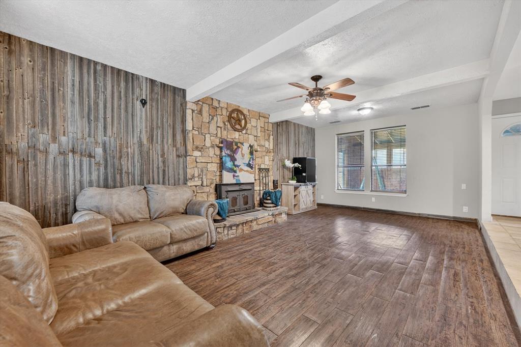1276 County Road 1480 Alvord, TX 76225 - Photo 11 of 40