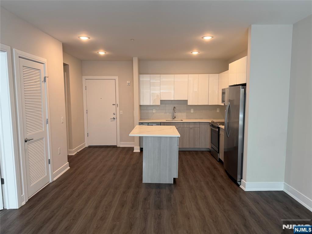 470 Main Street, Unit 408 Fort Lee, NJ 07024 - Photo 1 of 15