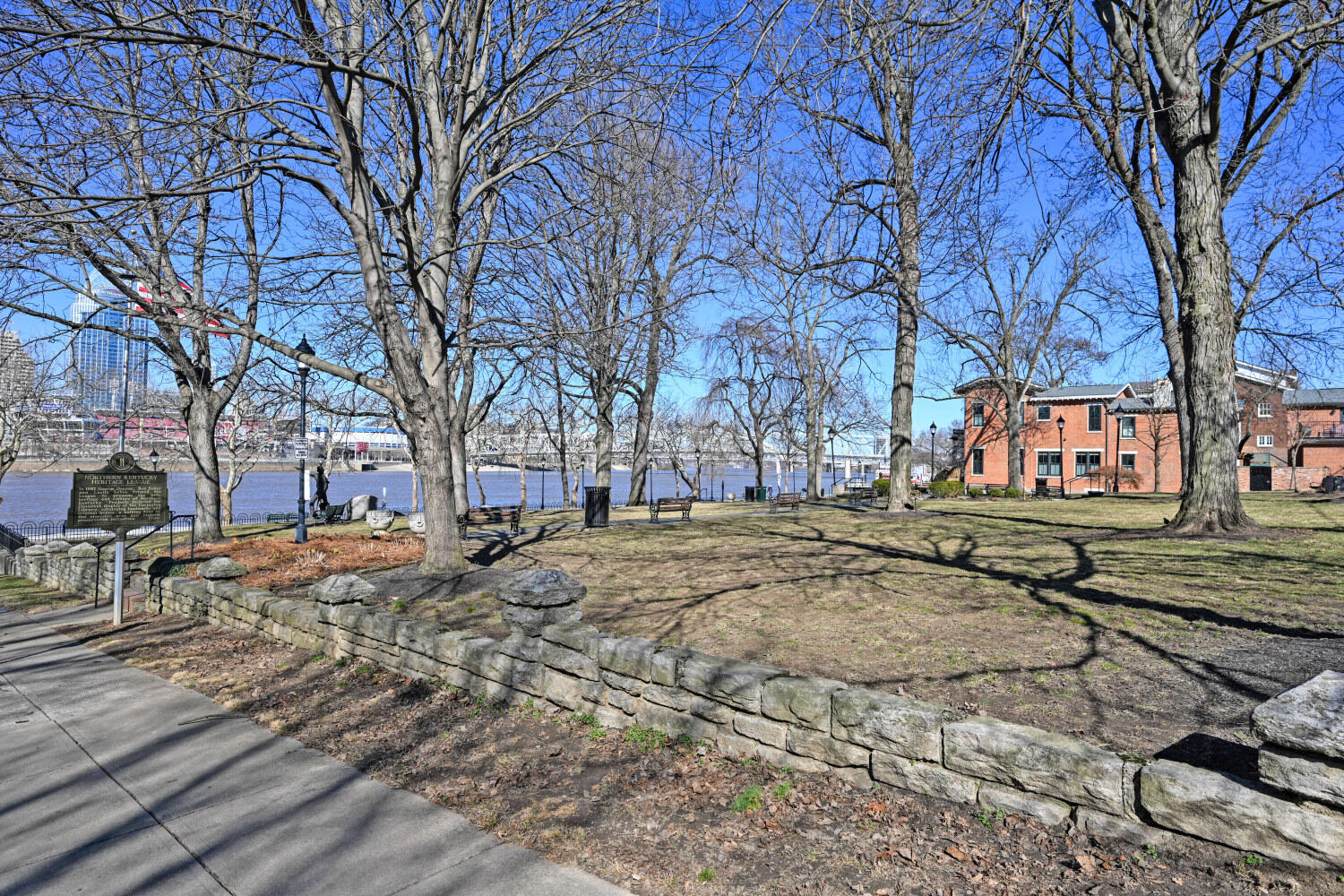 229 Riverside Drive, Unit 1F Covington, KY 41011 - Photo 33 of 40 229RiversideDr1F_42