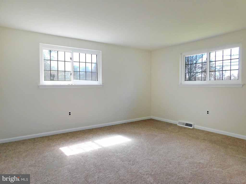 731 Valley Road Warminster, PA 18974 - Photo 10 of 22 Gallery Image 10