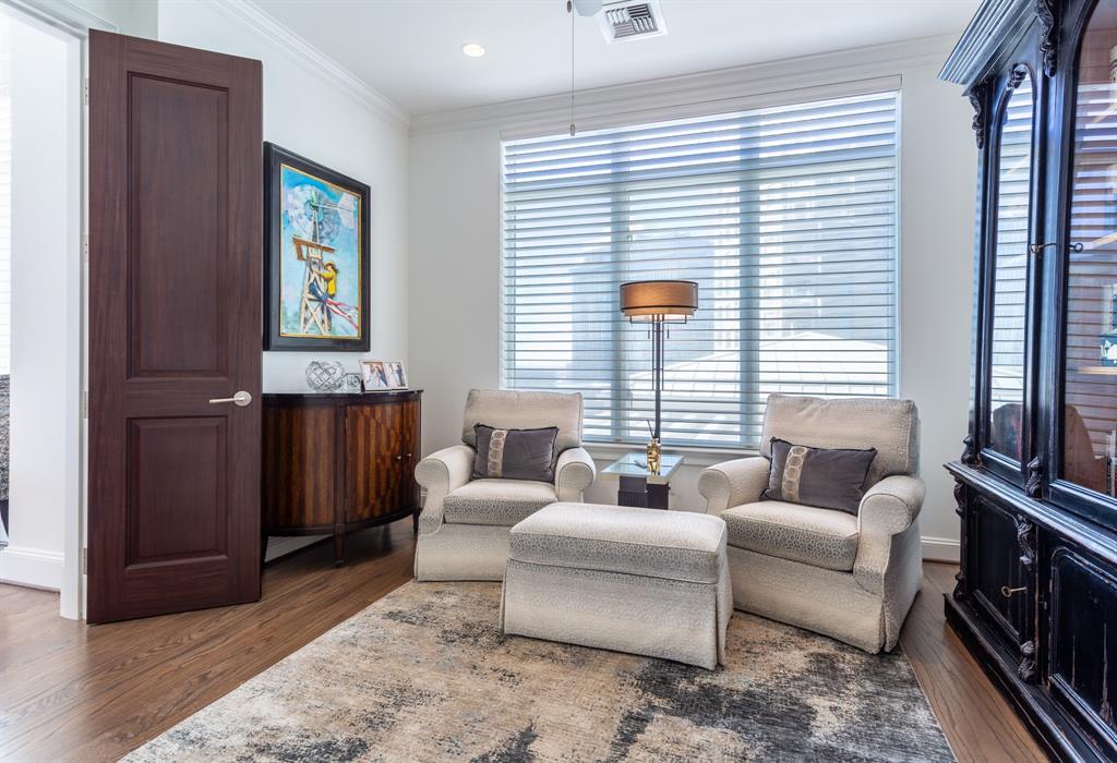 2525 North Pearl Street, Unit 1005 Dallas, TX 75201 - Photo 31 of 40 a living room with furniture and windows