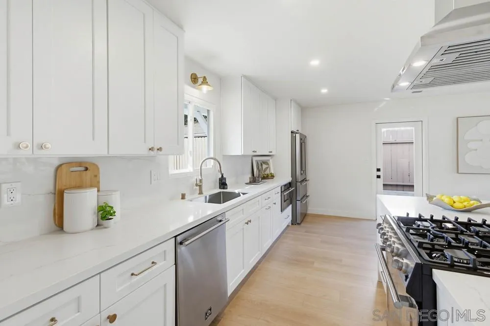 13015 Carriage Road Poway, CA 92064 - Photo 12 of 30 Gallery Image 12