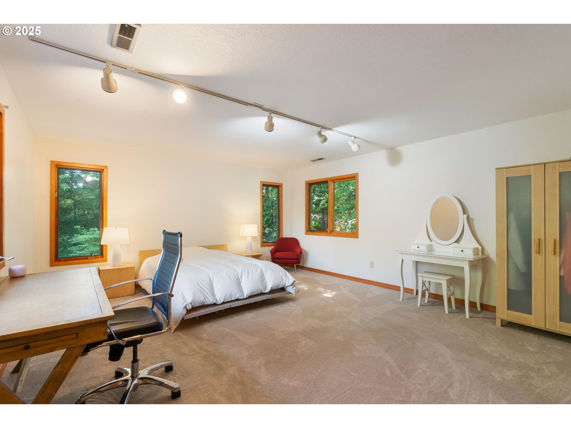 4305 Southwest 58th Avenue Portland, OR 97221 - Photo 38 of 48 Gallery Image 38