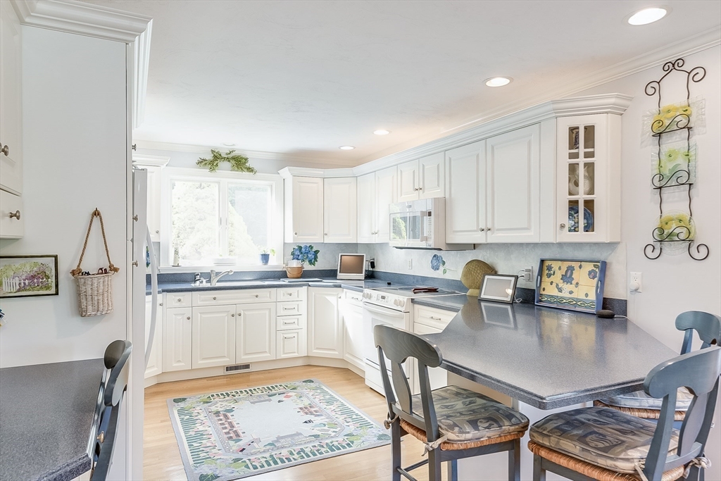 19 Fairway Pointe Road, Unit 19 Falmouth, MA 02536 - Photo 11 of 42 Gallery Image 11