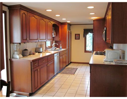 23 Hamden Road Cranston, RI 02920 - Photo 4 of 12 Kitchen.