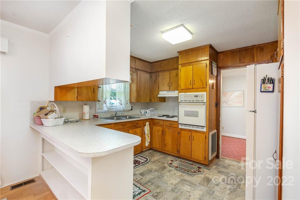 1938 Dolphin Road Lancaster, SC 29720 - Photo 12 of 31 Gallery Image 12