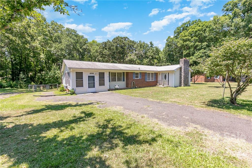1938 Dolphin Road Lancaster, SC 29720 - Photo 2 of 31 Gallery Image 2