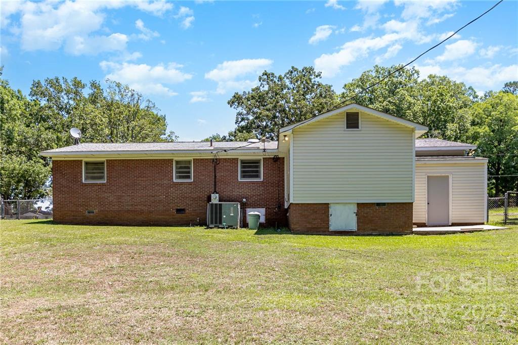 1938 Dolphin Road Lancaster, SC 29720 - Photo 27 of 31 Gallery Image 27