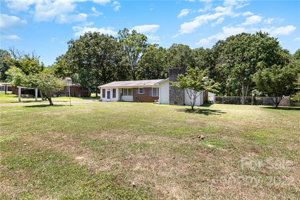 1938 Dolphin Road Lancaster, SC 29720 - Photo 3 of 31 Gallery Image 3