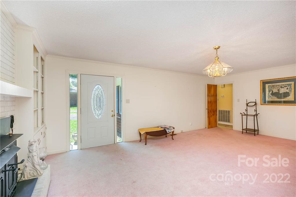 1938 Dolphin Road Lancaster, SC 29720 - Photo 5 of 31 Gallery Image 5