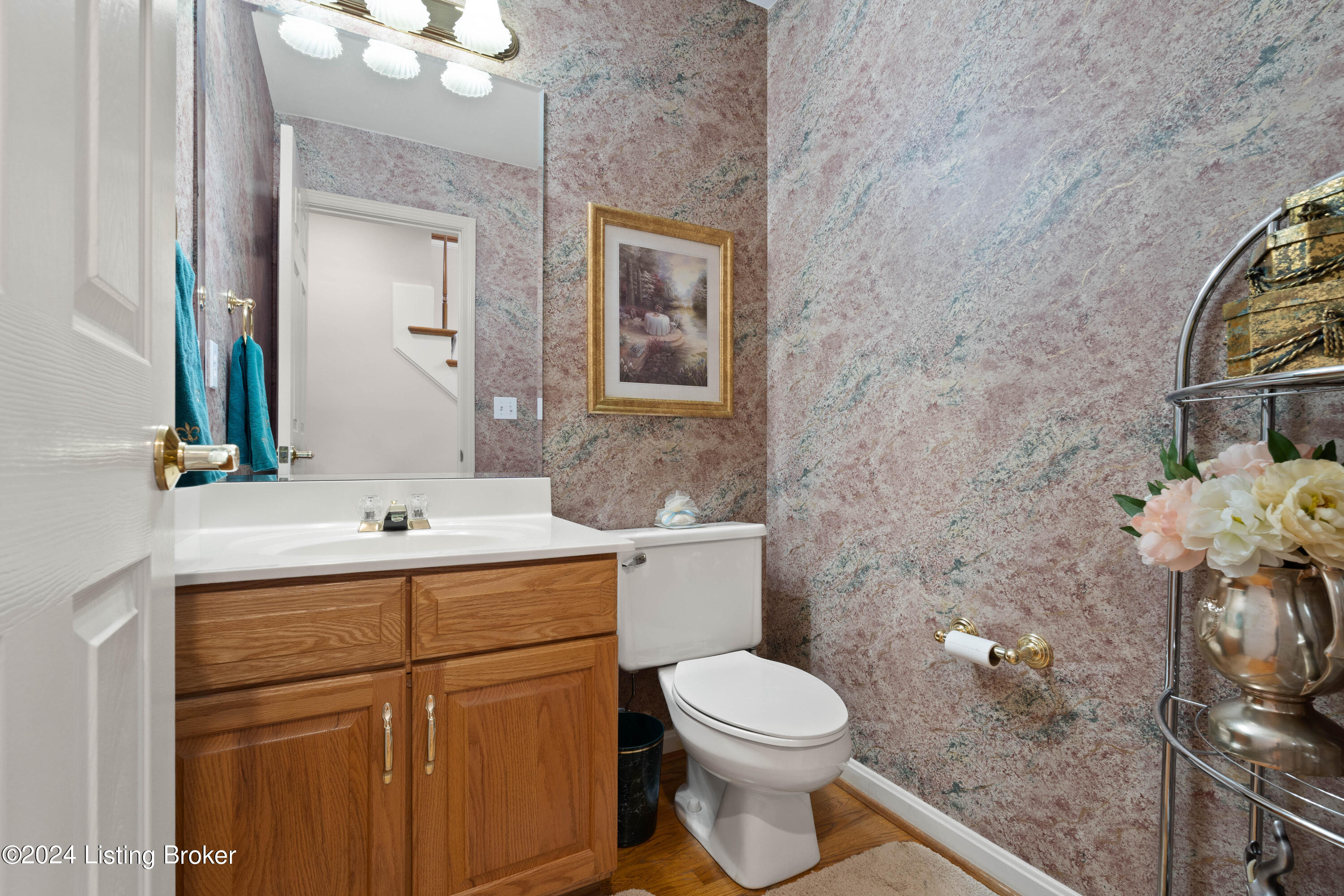 9518 Gutenberg Road Louisville, KY 40299 - Photo 47 of 87 Powder Room