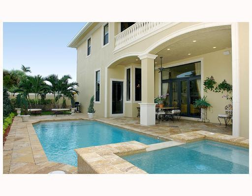 3407 Leigh Road Pompano Beach, FL 33062 - Photo 8 of 16 Swimming Pool/Hot Tub/Sauna