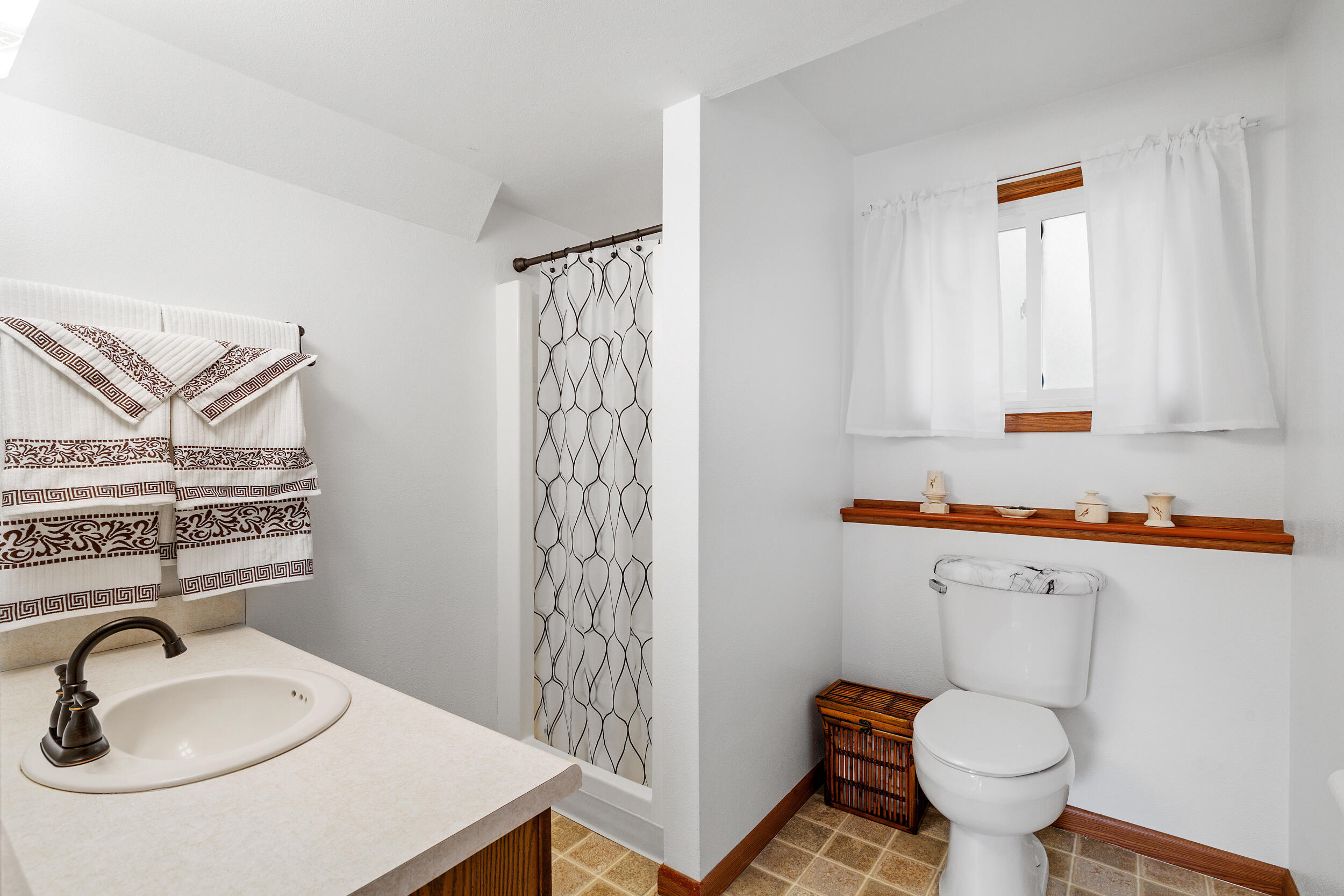 815 Jackson Drive Cleveland, WI 53015 - Photo 19 of 38 Lower Level Full Bath with WalkIn Shower