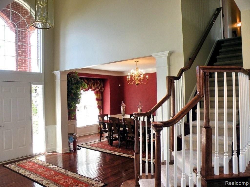 2046 Aberdeen Court Rochester, MI 48306 - Photo 4 of 31 Foyer